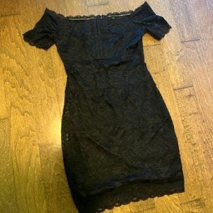 SHORT BLACK LACE GUESS DRESS SIZE SMALL NEVER WORN